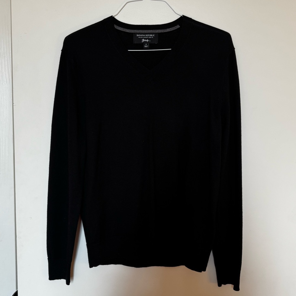 Banana Republic ITALIAN MERINO V-NECK SWEATER by Baruffa